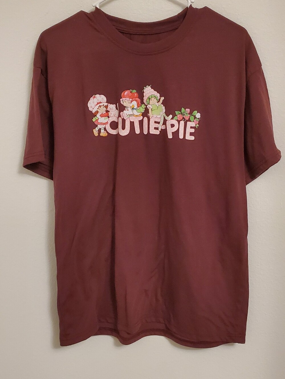 Strawberry Shortcake Women's Cutie Pie Graphic Tee - Burgundy